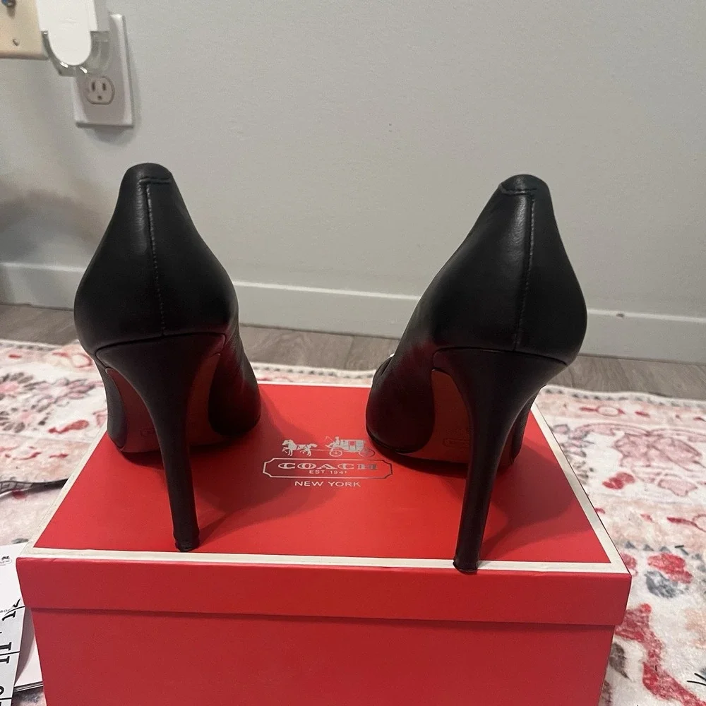Coach Shoes Size 7.5B Black Heel with Snake Skin Pointed Toe and Gold Band Box